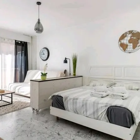 Design Loft Climatise Parking Et Piscine * 발로리스