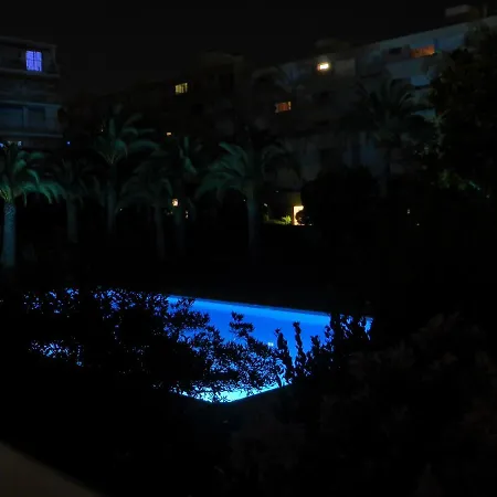 아파트 Design Loft Climatise Parking Et Piscine 발로리스