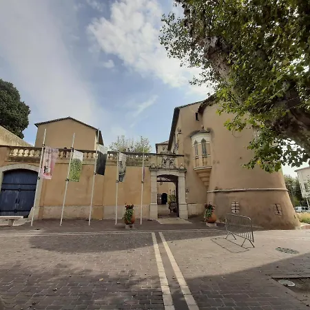 Design Loft Climatise Parking Et Piscine Apartment